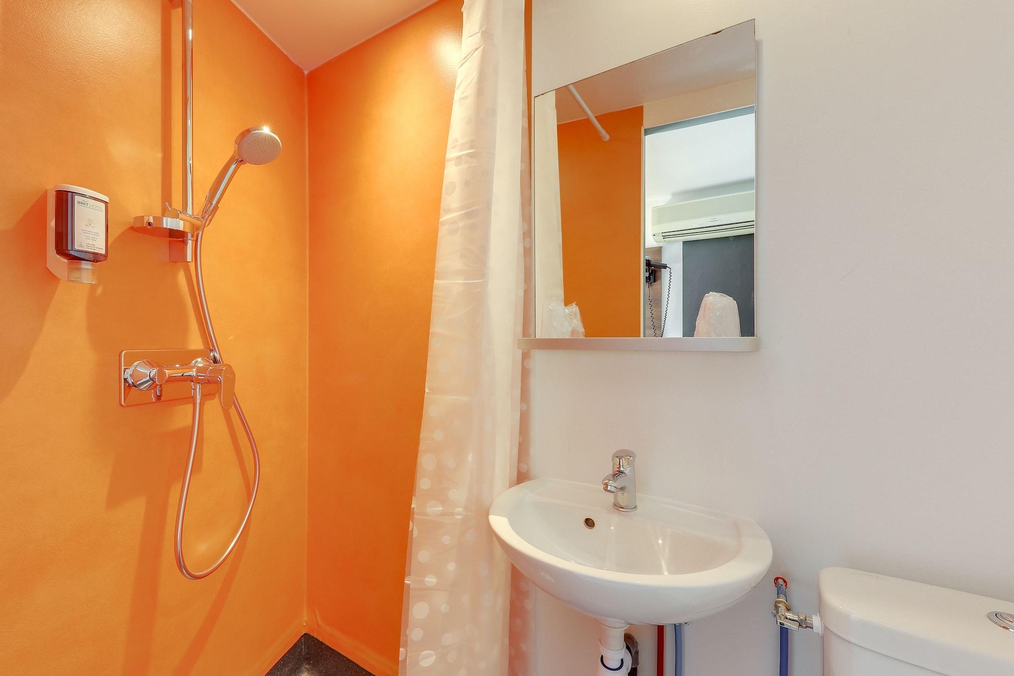 Brit Hotel Lyon Eurexpo Брон Екстер'єр фото