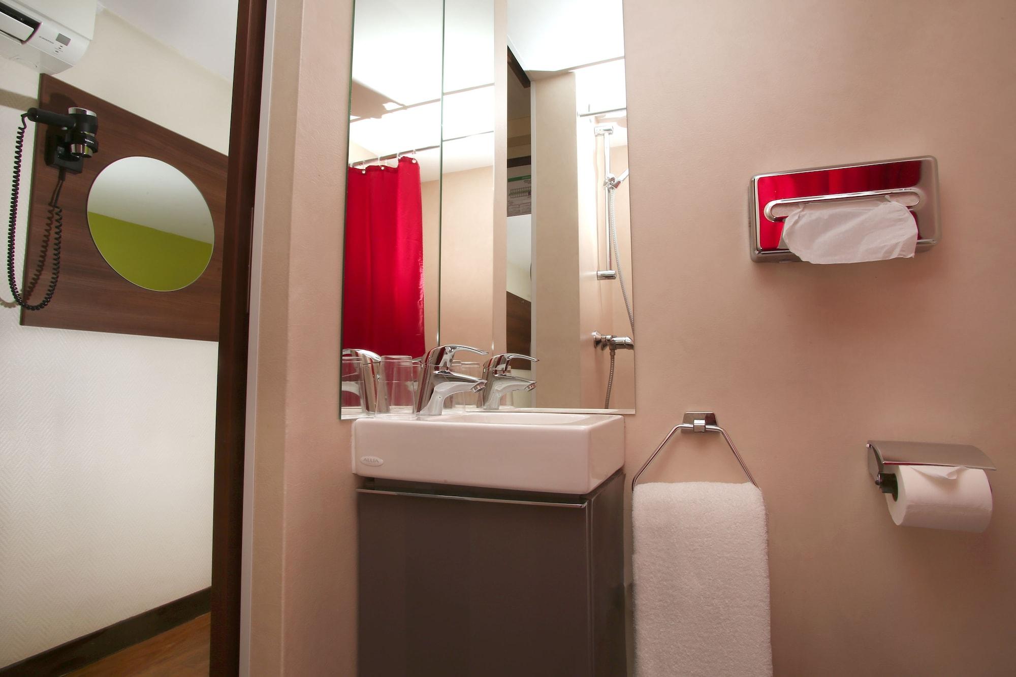 Brit Hotel Lyon Eurexpo Брон Екстер'єр фото